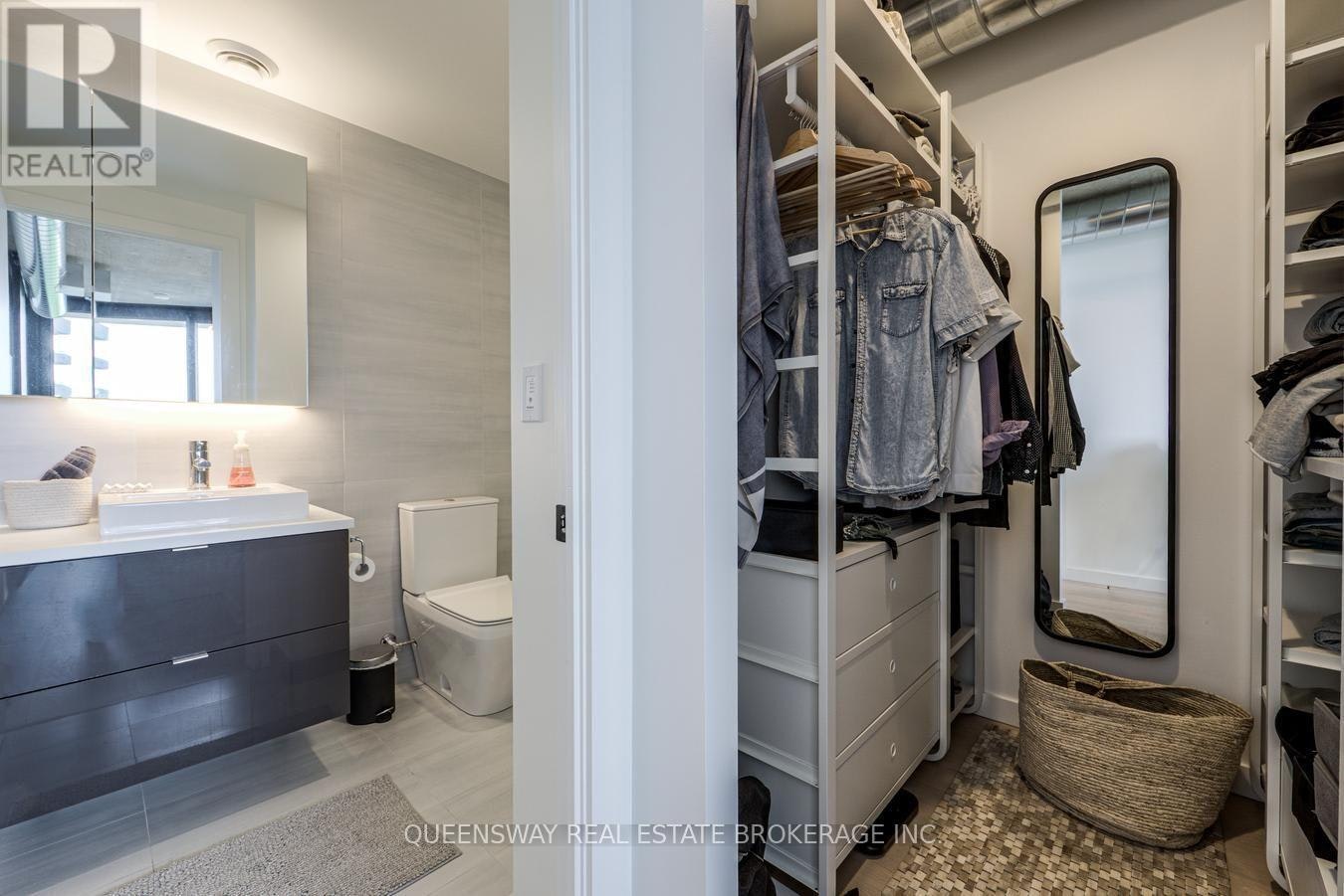 812-21 Lawren Harris Square, Toronto, ON, M5A 1T4 - 24