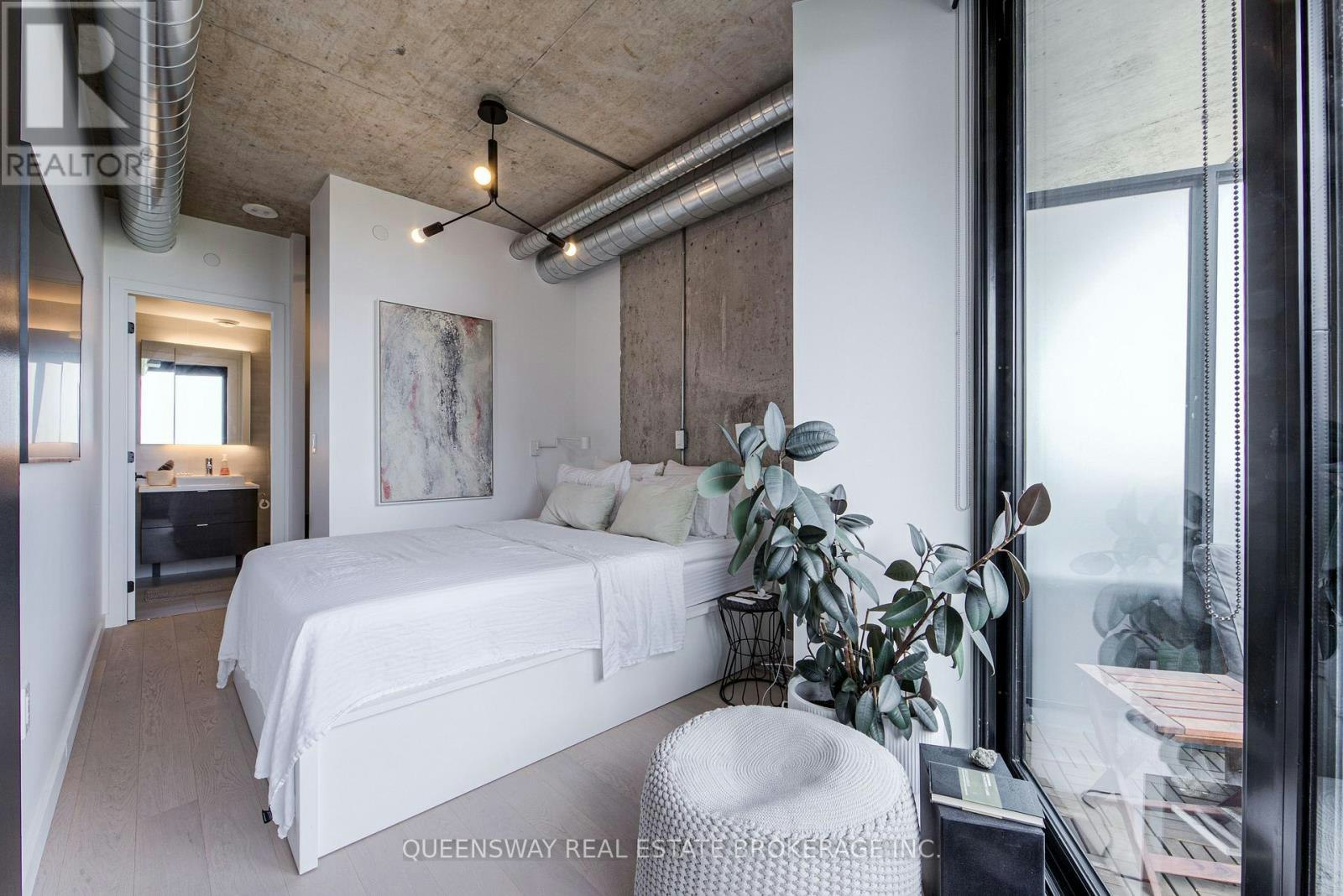 812-21 Lawren Harris Square, Toronto, ON, M5A 1T4 - 23