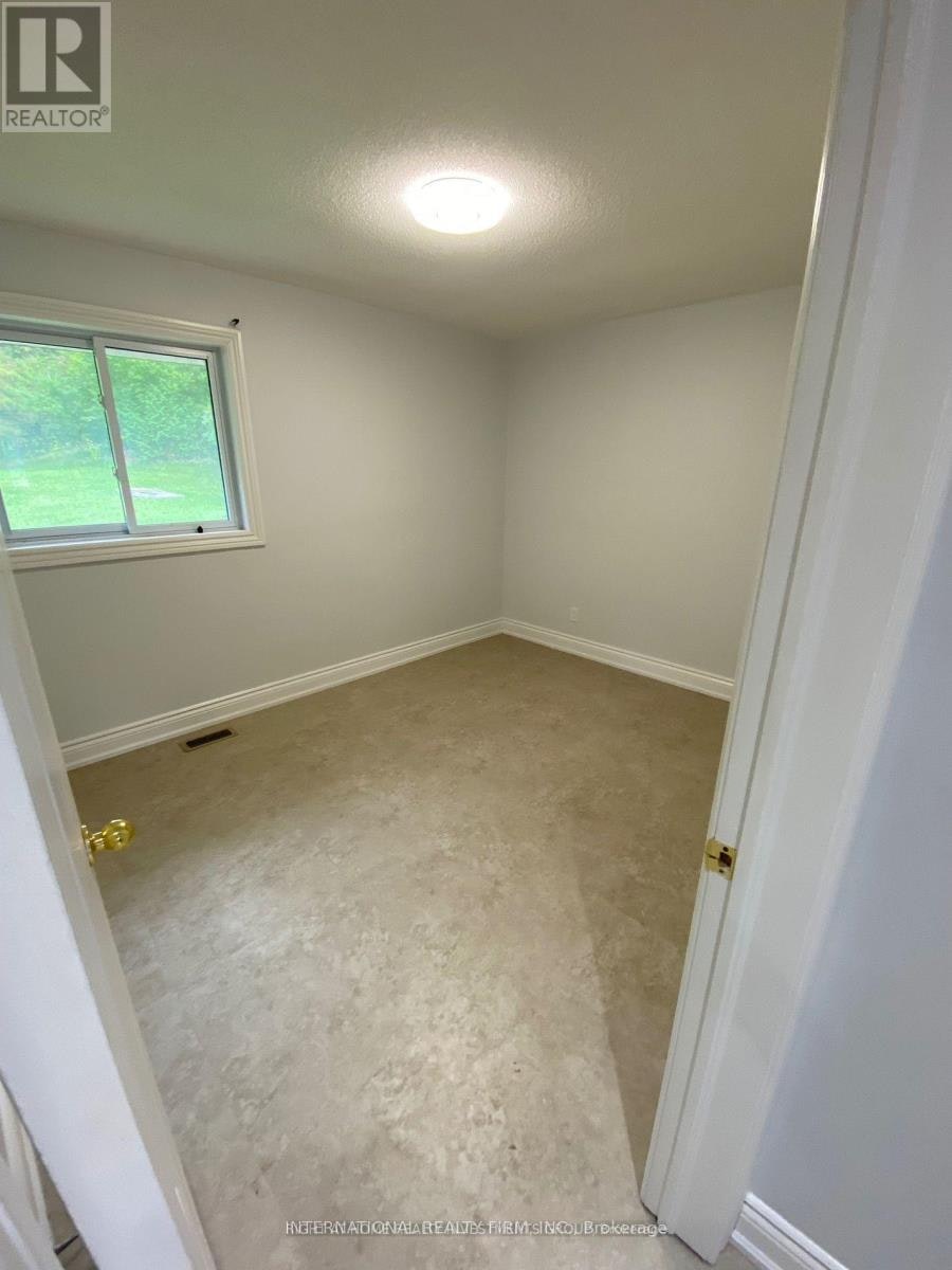 MAIN-53 Belfry Drive, Newmarket, ON, L3Y 3E9 - 7