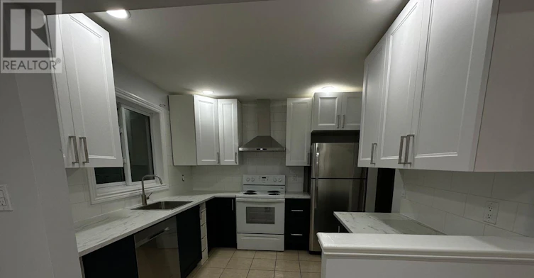 MAIN-53 Belfry Drive, Newmarket, ON, L3Y 3E9 - 3