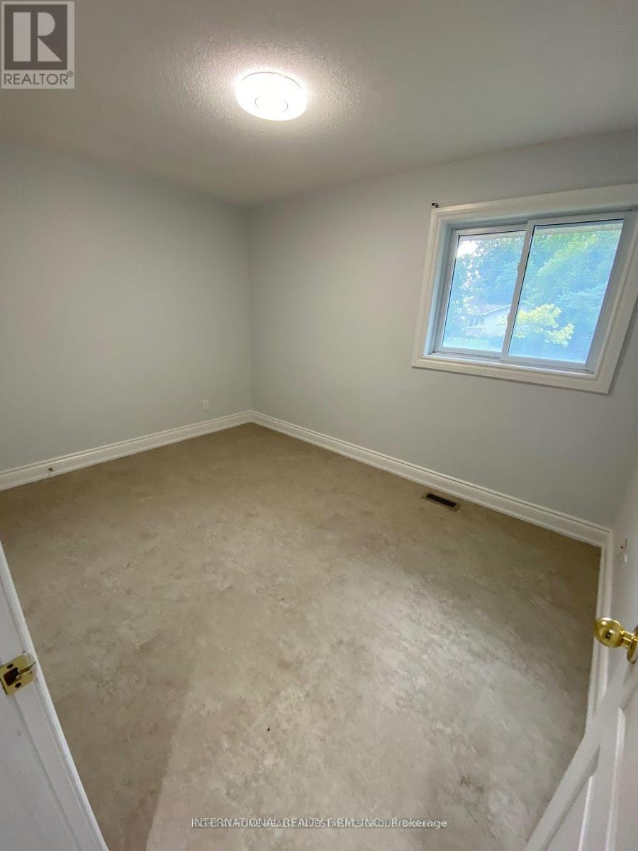 MAIN-53 Belfry Drive, Newmarket, ON, L3Y 3E9 - 8