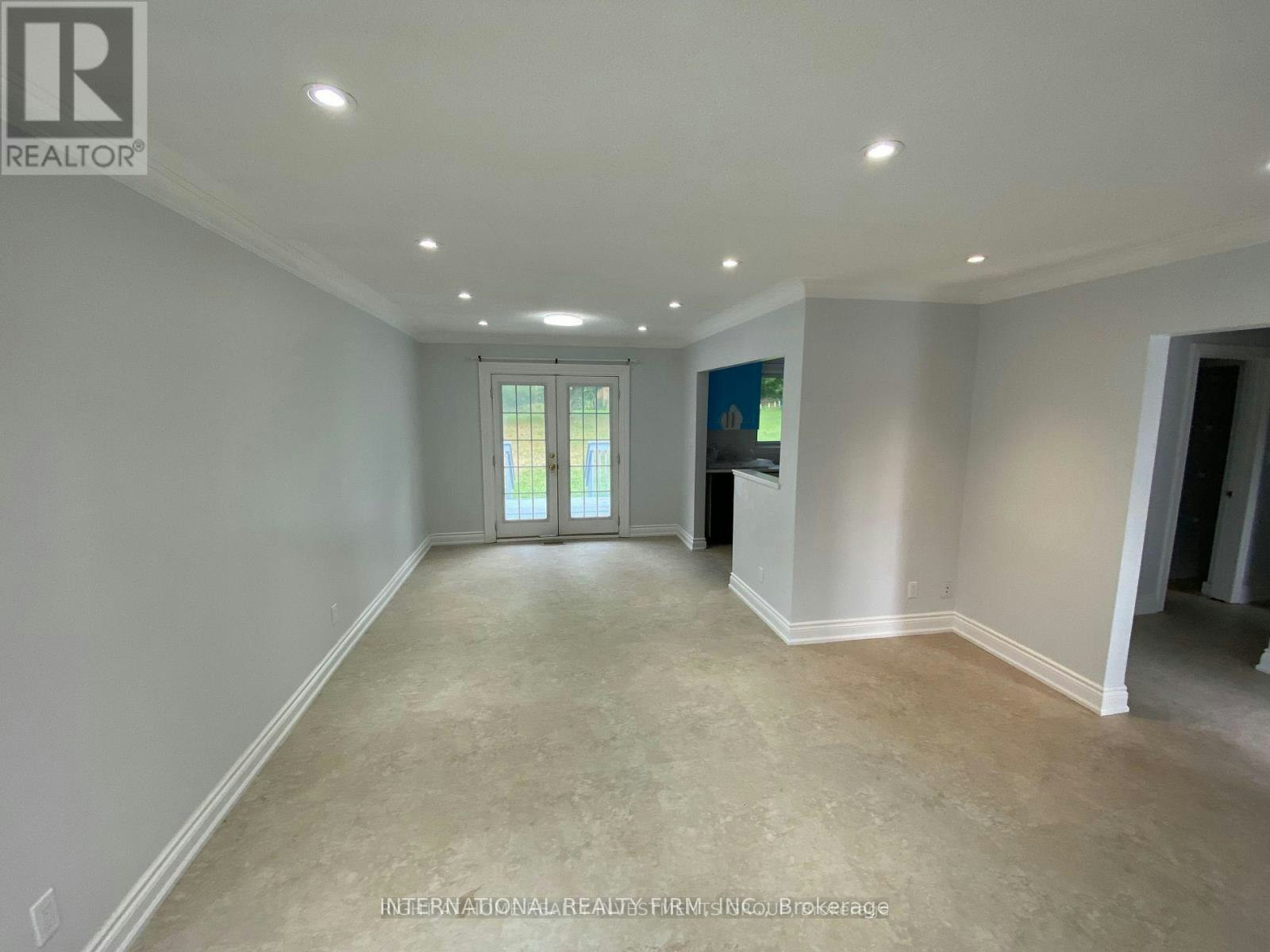 MAIN-53 Belfry Drive, Newmarket, ON, L3Y 3E9 - 6