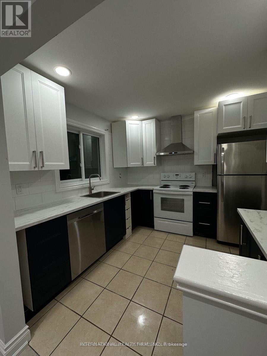 MAIN-53 Belfry Drive, Newmarket, ON, L3Y 3E9 - 2