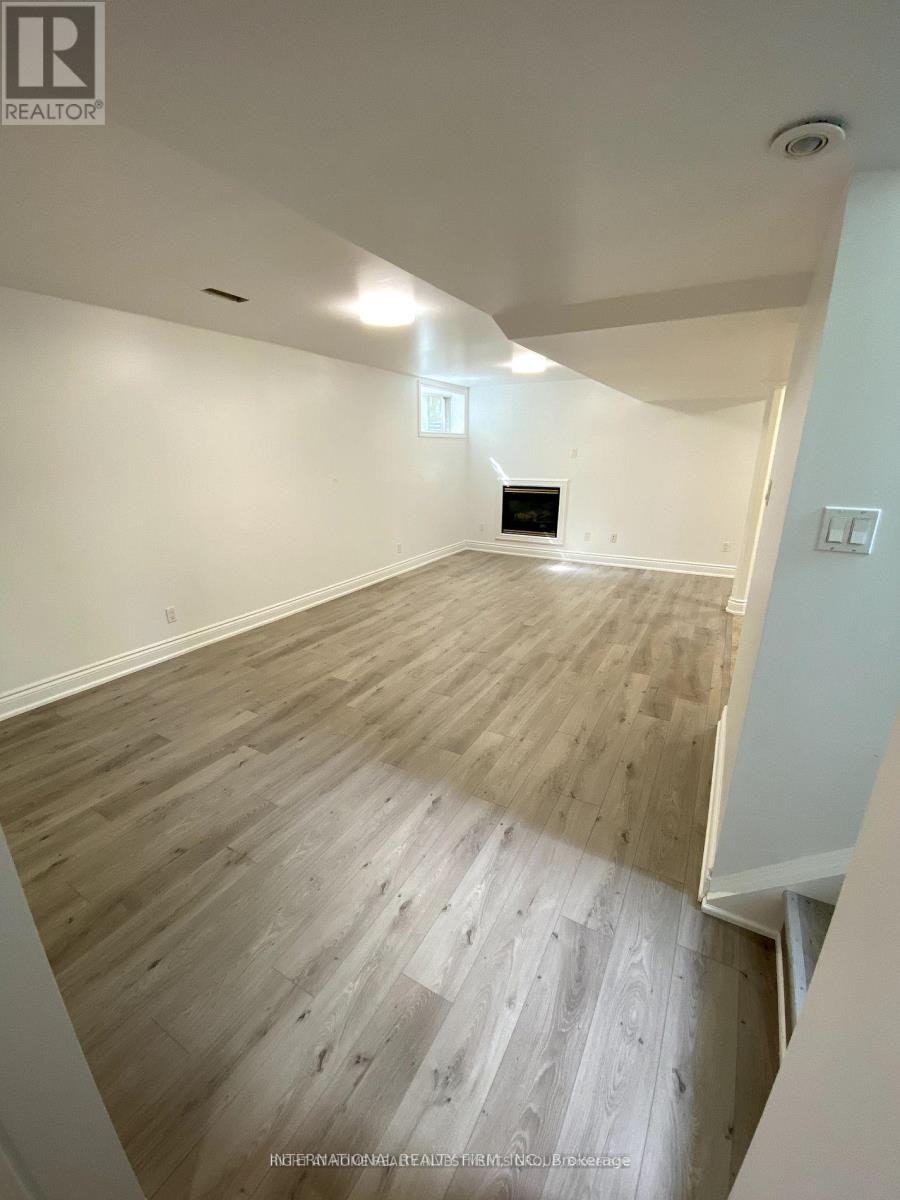BSMT-53 Belfry Drive, Newmarket, ON, L3Y 3E9 - 2
