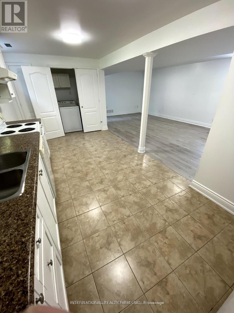 BSMT-53 Belfry Drive, Newmarket, ON, L3Y 3E9 - 5