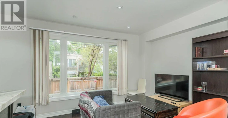MAIN-212 Milan Street, Toronto, ON, M5A 3Z6 - 3