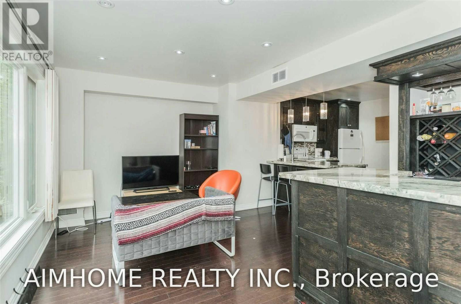 MAIN-212 Milan Street, Toronto, ON, M5A 3Z6 - 5
