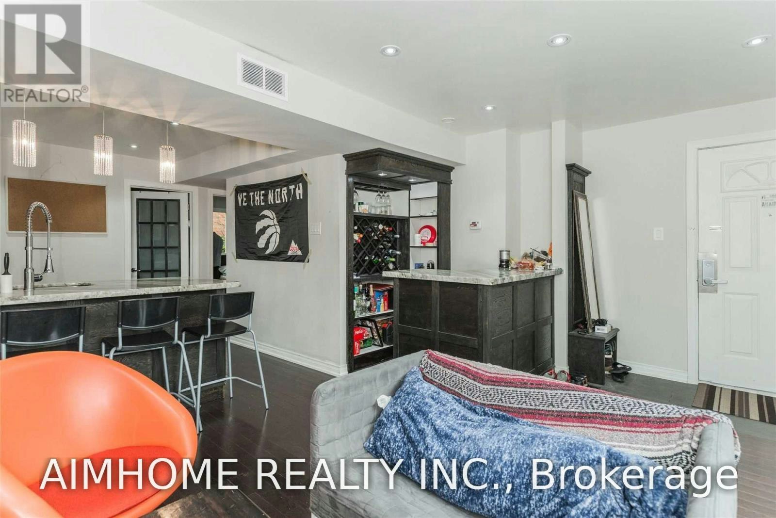MAIN-212 Milan Street, Toronto, ON, M5A 3Z6 - 4