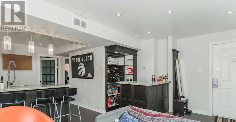MAIN-212 Milan Street, Toronto, ON, M5A 3Z6 - 4