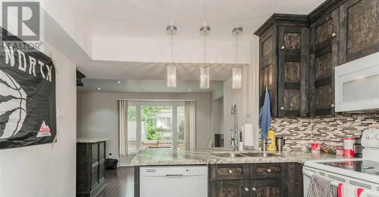 MAIN-212 Milan Street, Toronto, ON, M5A 3Z6 - 7