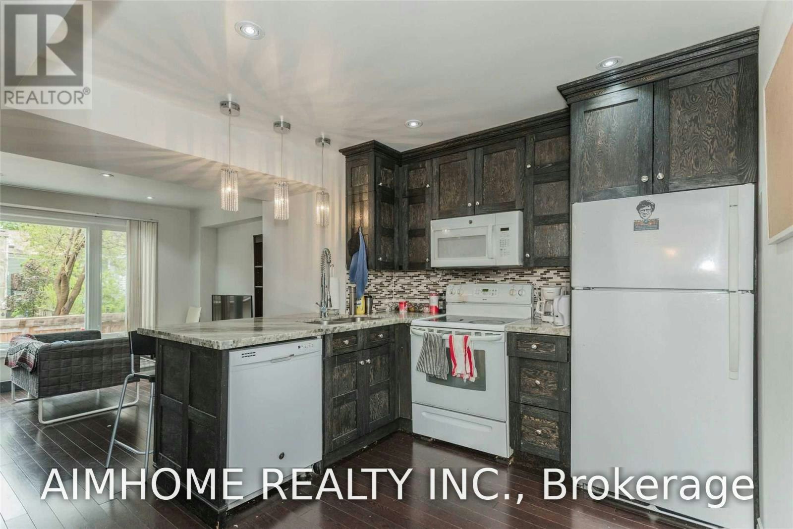 MAIN-212 Milan Street, Toronto, ON, M5A 3Z6 - 9