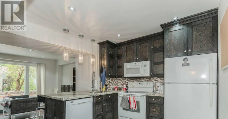 MAIN-212 Milan Street, Toronto, ON, M5A 3Z6 - 9