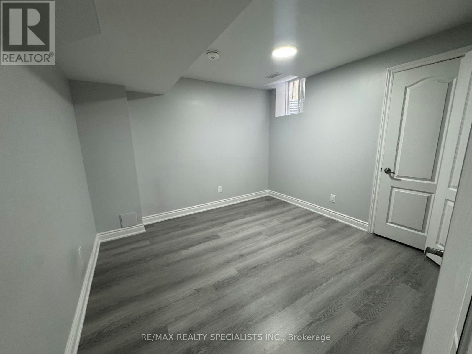 33 Bluffwood(basement Crescent, Brampton, ON, L6P 2P3 - 13