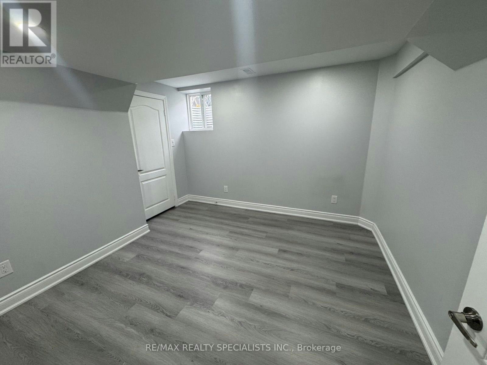 33 Bluffwood(basement Crescent, Brampton, ON, L6P 2P3 - 10
