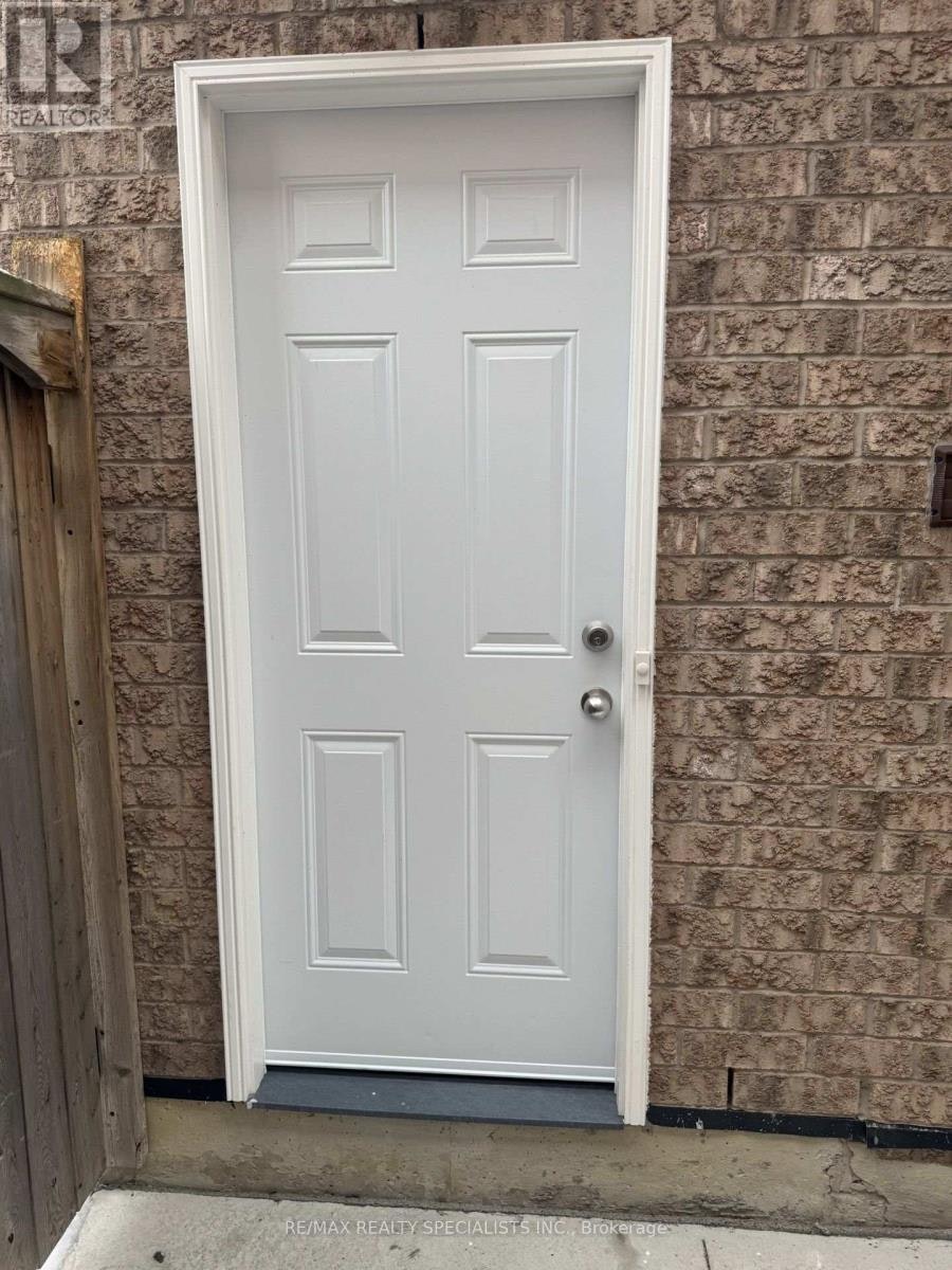 33 Bluffwood(basement Crescent, Brampton, ON, L6P 2P3 - 17