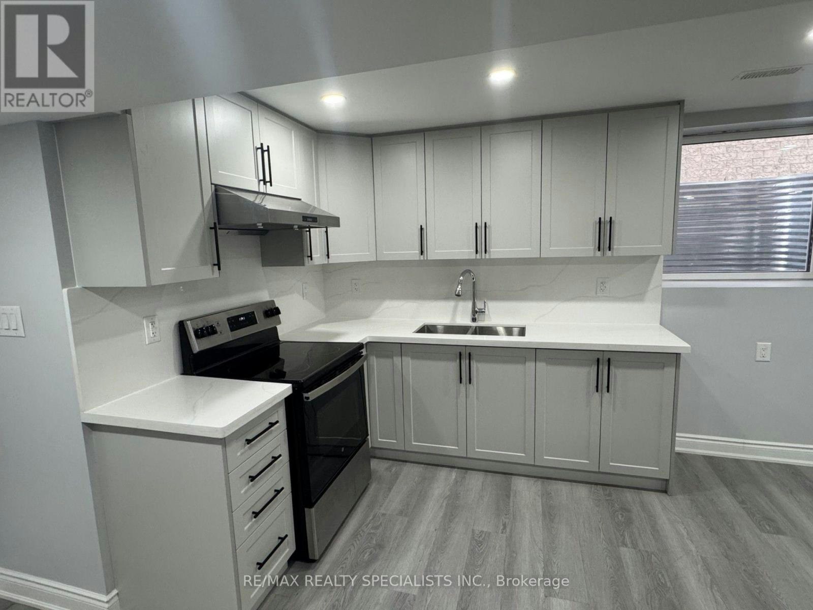 33 Bluffwood(basement Crescent, Brampton, ON, L6P 2P3