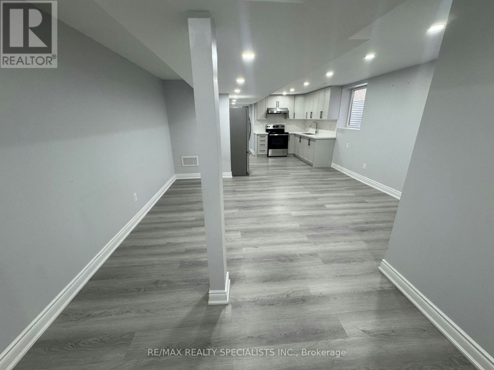 33 Bluffwood(basement Crescent, Brampton, ON, L6P 2P3 - 7