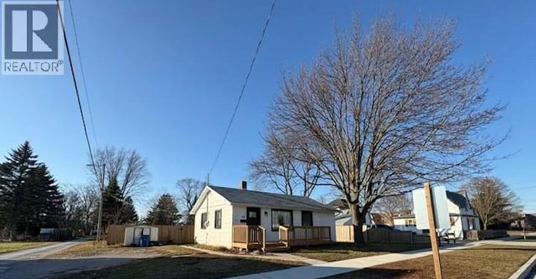 119 Lorne Avenue, Chatham-Kent, ON, N8A 3Y9 - 2