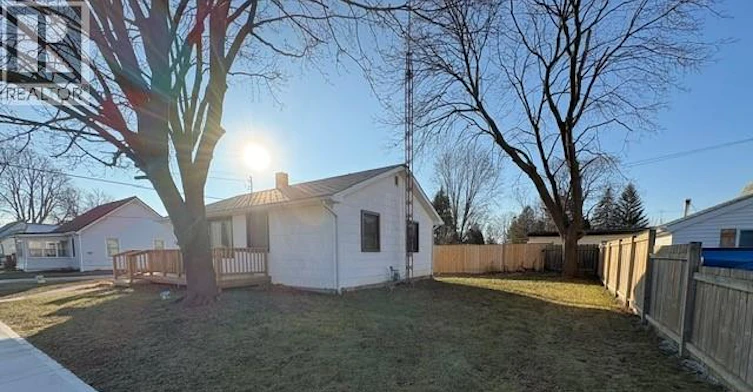 119 Lorne Avenue, Chatham-Kent, ON, N8A 3Y9 - 3
