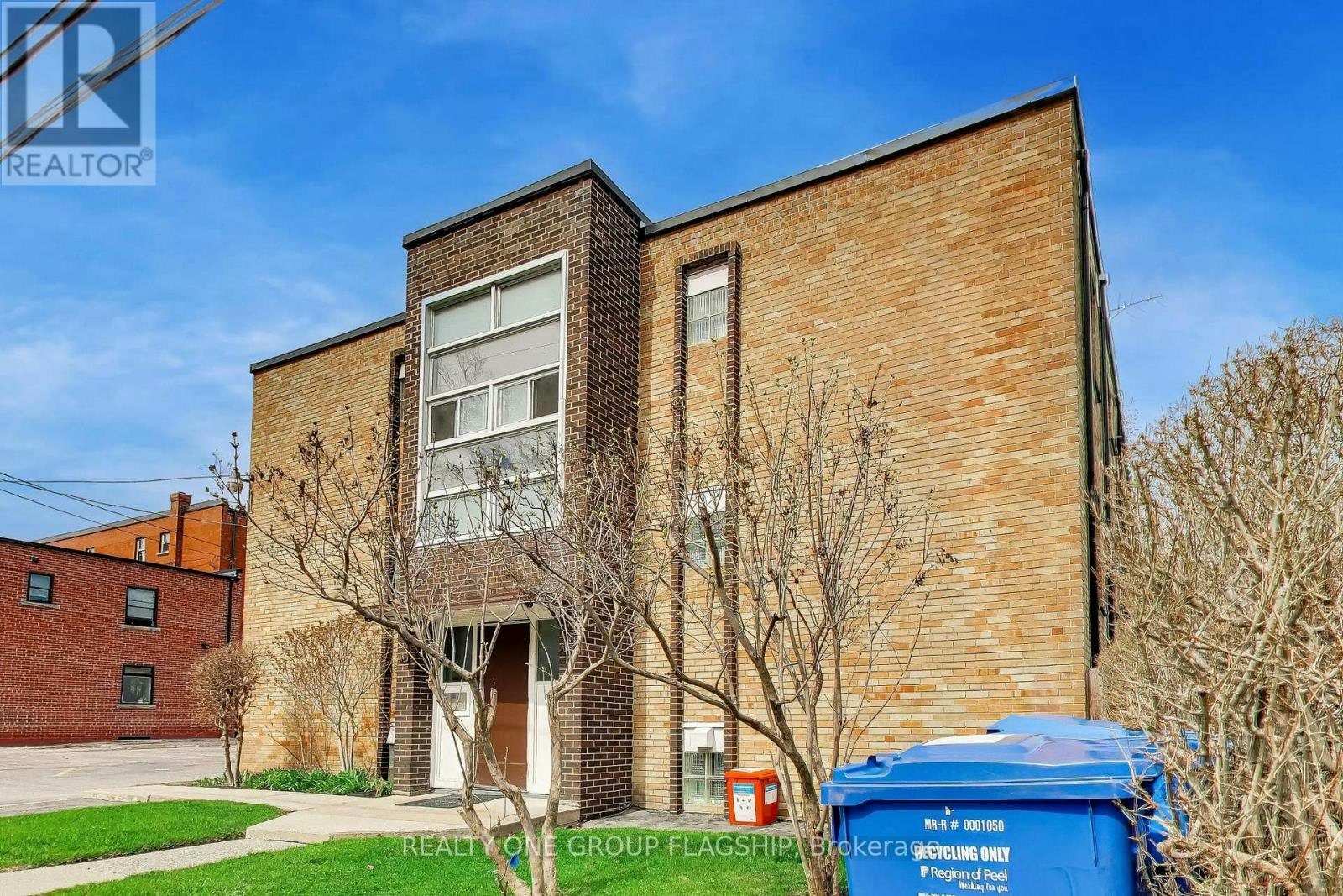 9-7 Elmwood Avenue S, Mississauga, ON, L5G 3J6 - 2