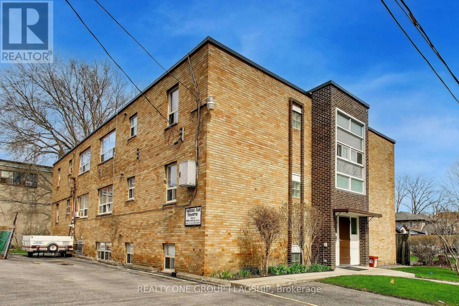 9-7 Elmwood Avenue S, Mississauga, ON, L5G 3J6 - 3