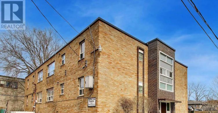 9-7 Elmwood Avenue S, Mississauga, ON, L5G 3J6 - 3