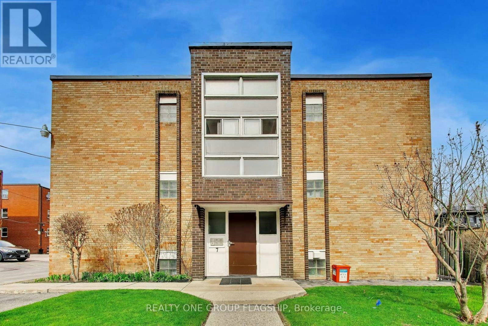 9-7 Elmwood Avenue S, Mississauga, ON, L5G 3J6