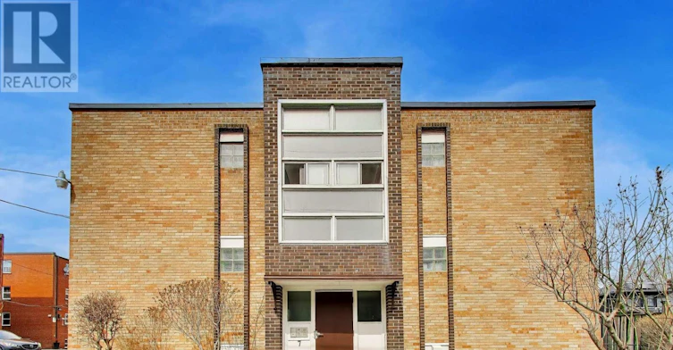 9-7 Elmwood Avenue S, Mississauga, ON, L5G 3J6