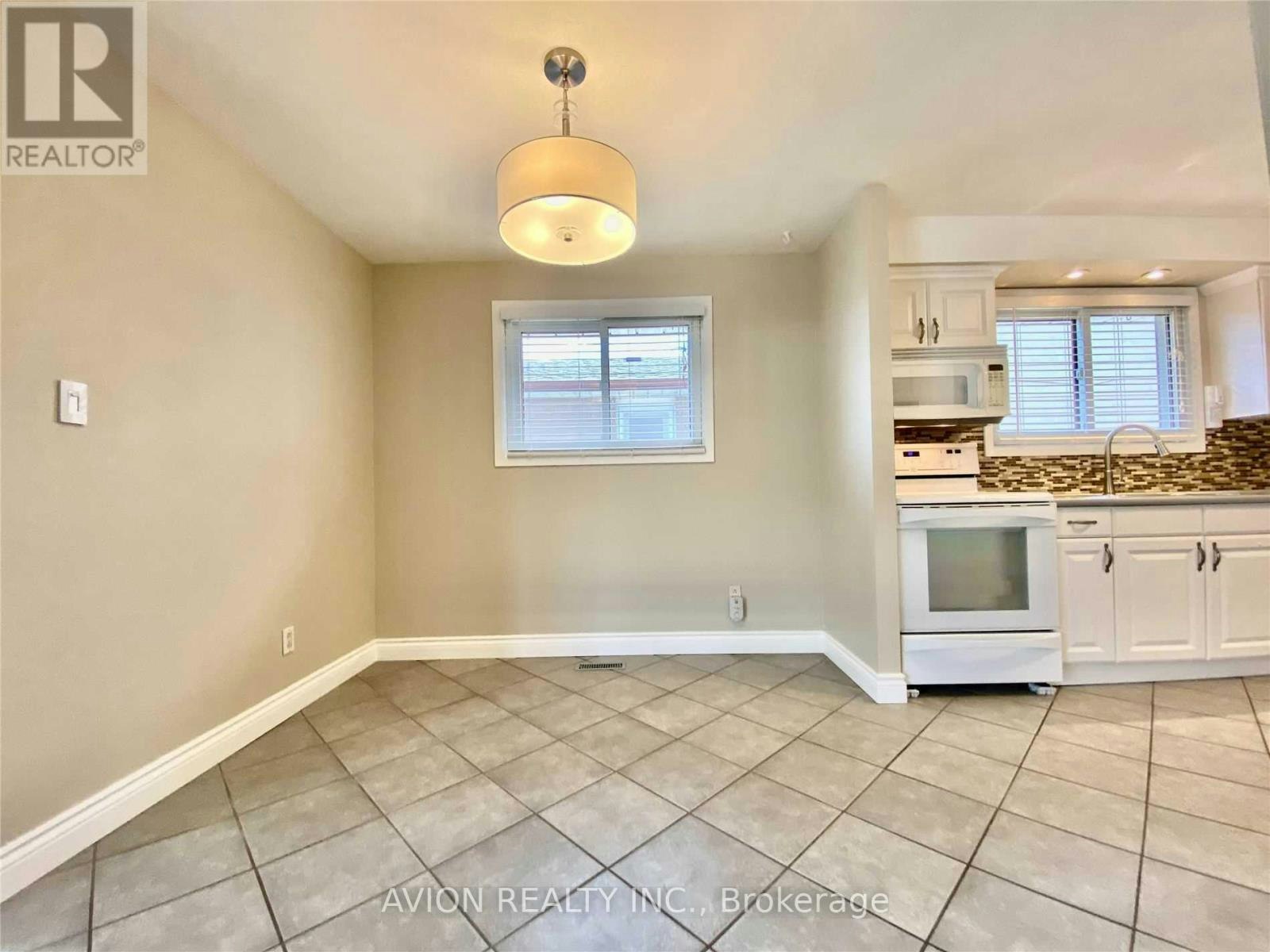 MAIN FL-878 Shore Boulevard WEST, Pickering, ON, L1W 2V7 - 10