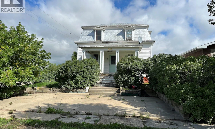 239 4th Avenue W