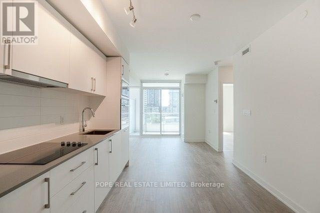 604W-27 Bathurst Street, Toronto, ON, M5V 1C1 - 9