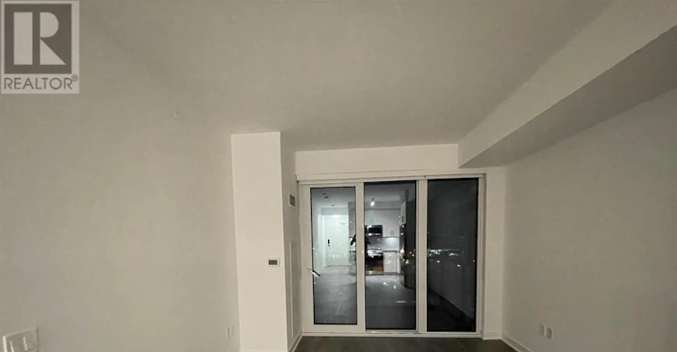 911-105 Oneida Crescent, Richmond Hill, ON, L4B 0B1 - 2
