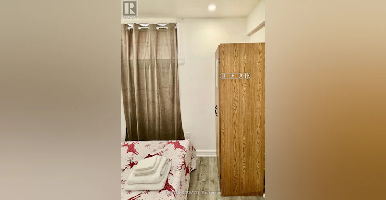 AND 2-1 2586 Room 1 Foxmeadow Road N, Peterborough, ON, K9L 1X2 - 14