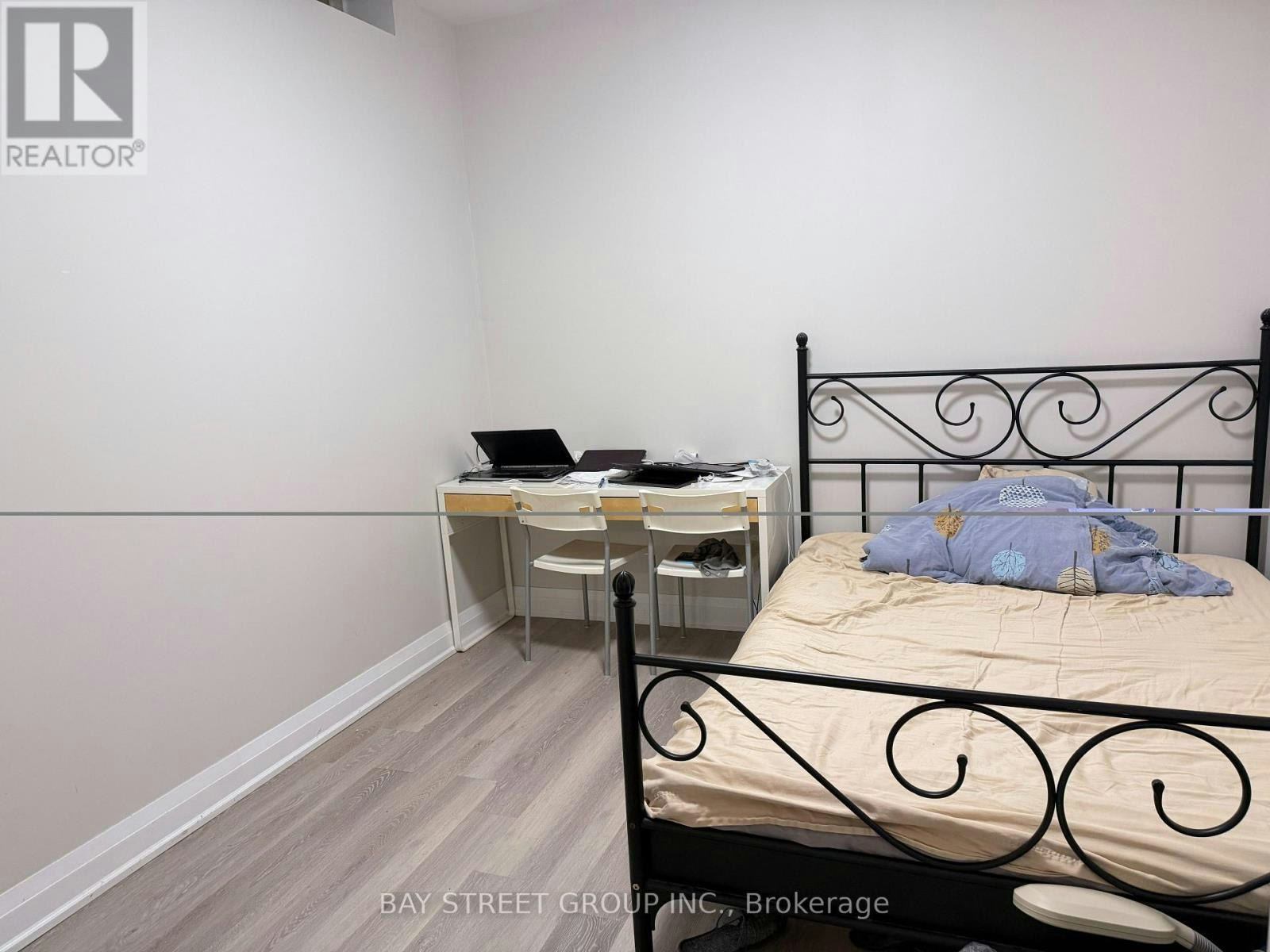 16 Queen Magdalene Place, Toronto, ON, M2H 0A6