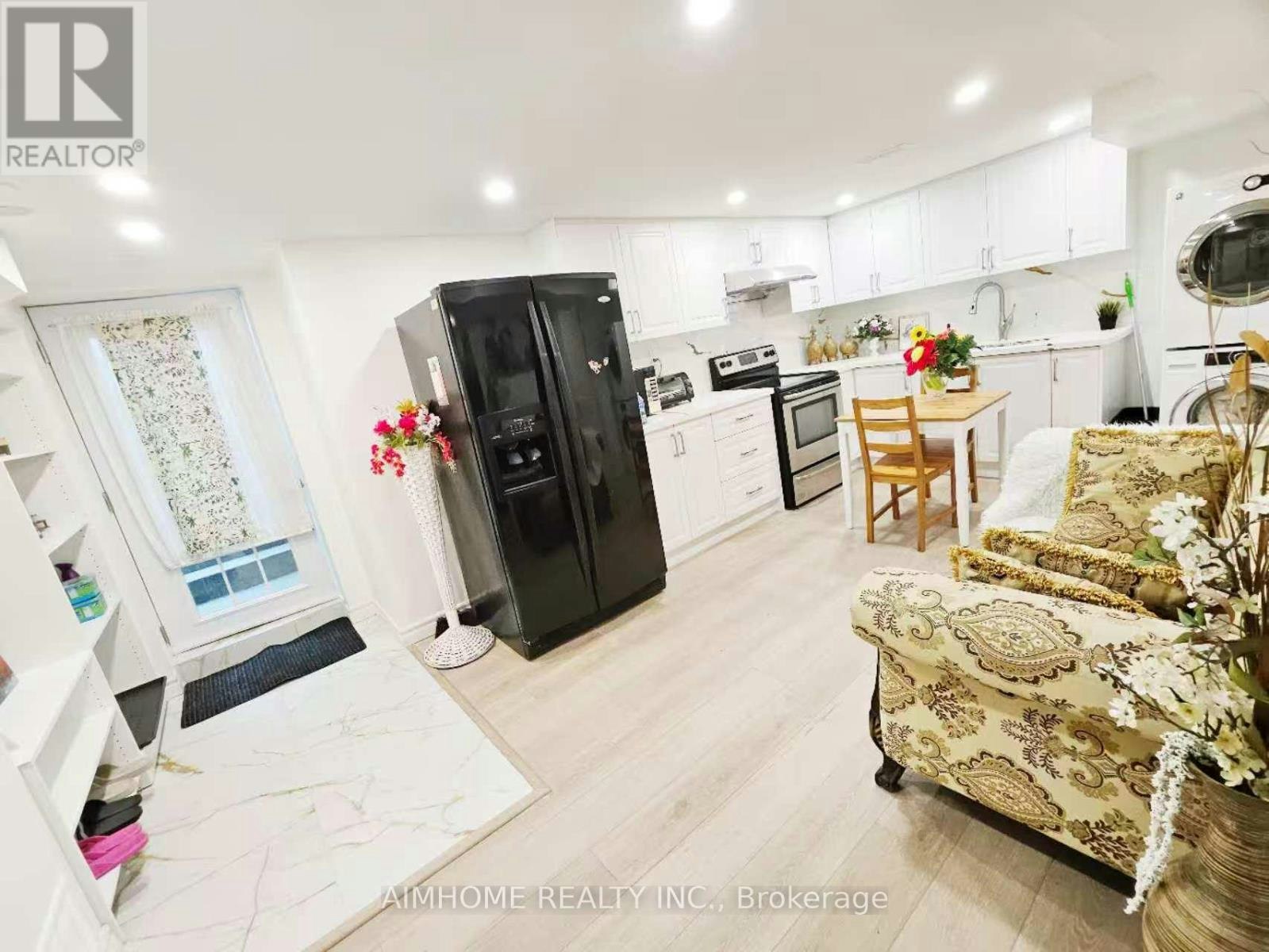 28 Castle Harbour Lane W, Markham, ON, L3T 3A2 - 4