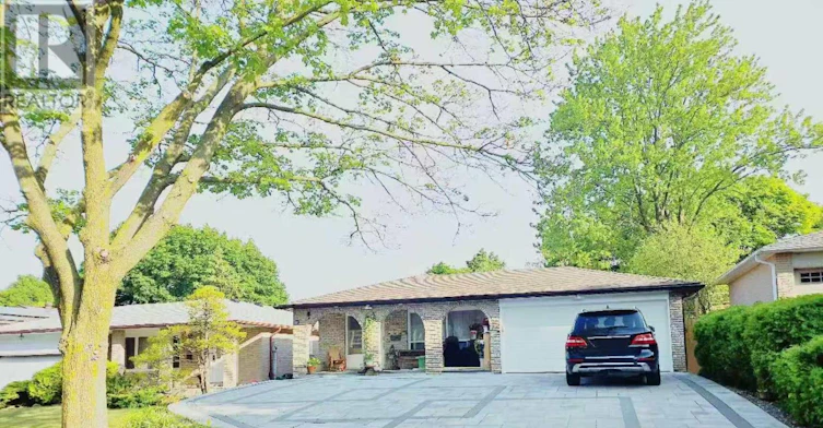 28 Castle Harbour Lane W, Markham, ON, L3T 3A2