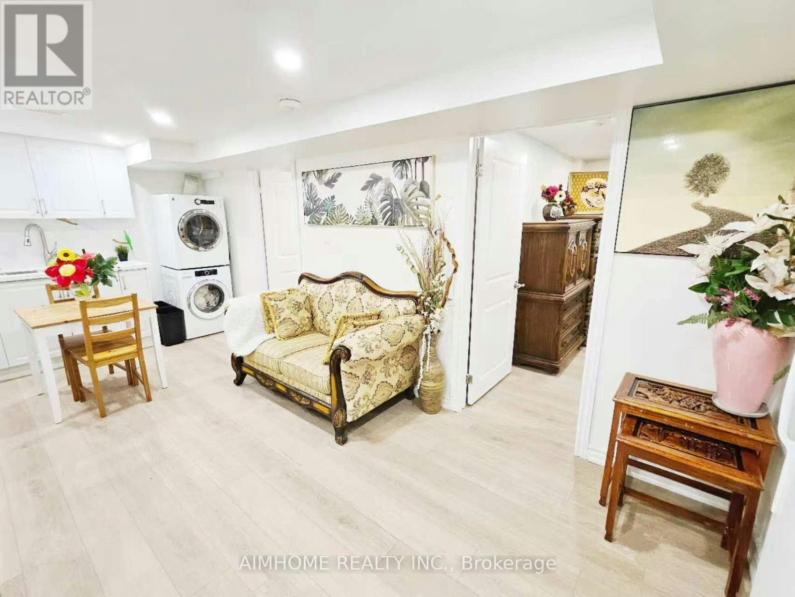 28 Castle Harbour Lane W, Markham, ON, L3T 3A2 - 3