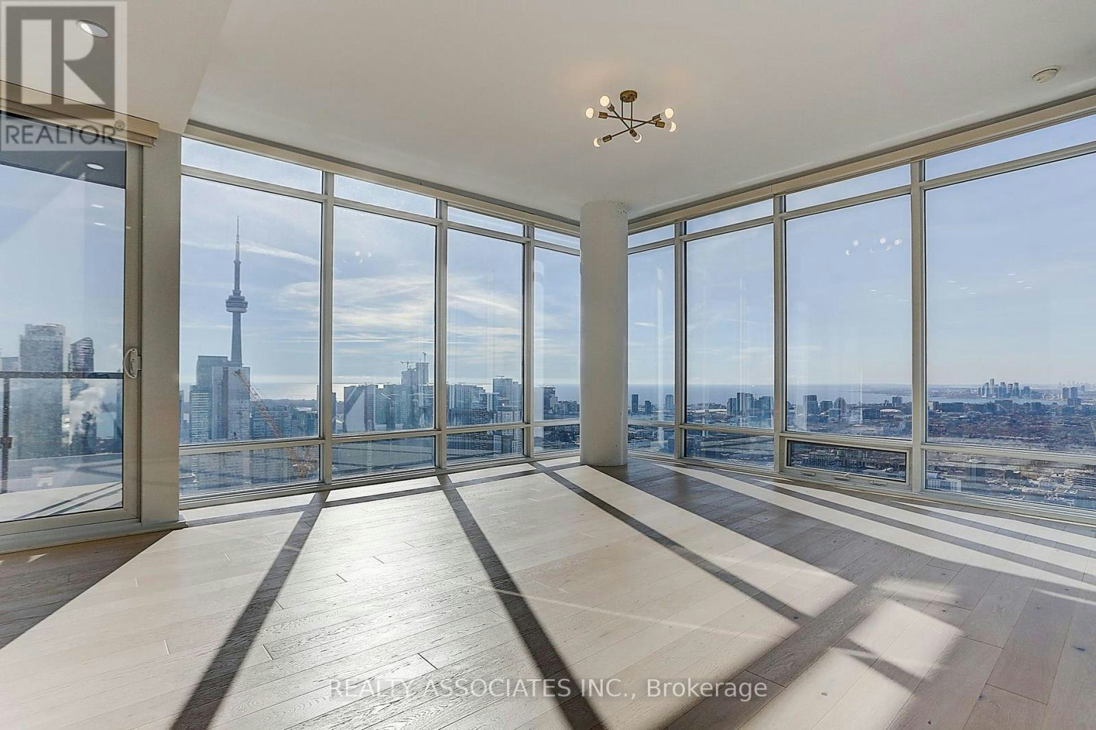4310-488 University Avenue, Toronto, ON, M5G 0C1