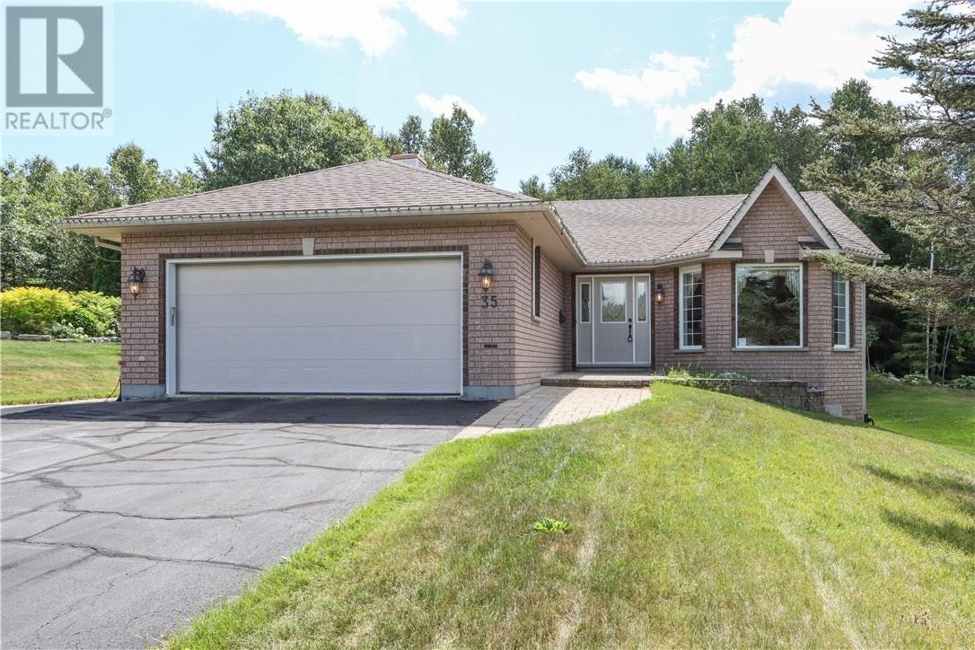 35 Bonnie Drive, Greater Sudbury, ON, P3Y 1P6