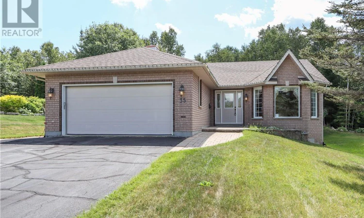 35 Bonnie Drive