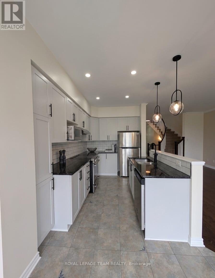34 Torbec Avenue E, Ottawa, ON, K2T 0B6 - 2