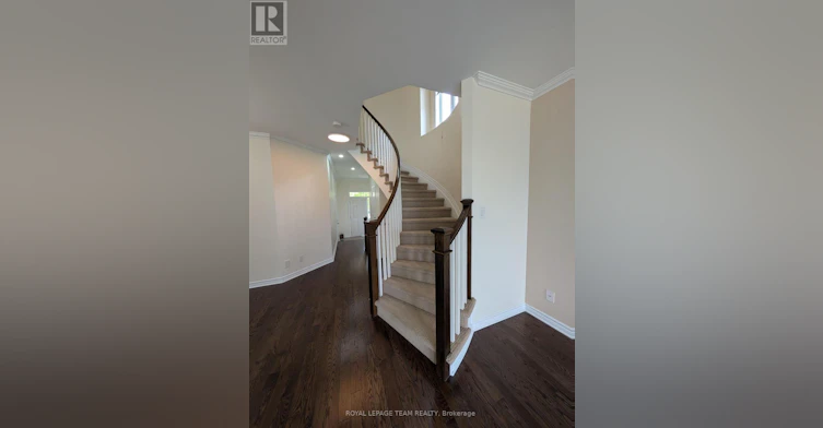34 Torbec Avenue E, Ottawa, ON, K2T 0B6