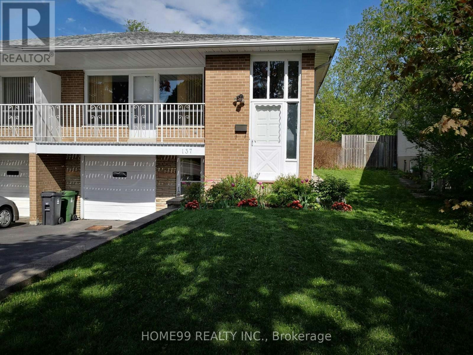 UPPER-137 Pineway Boulevard, Toronto, ON, M2H 1A9