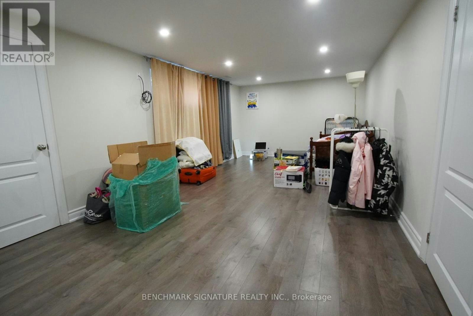 BSMT-220 Lucas Street, Richmond Hill, ON, L4C 4P7 - 4