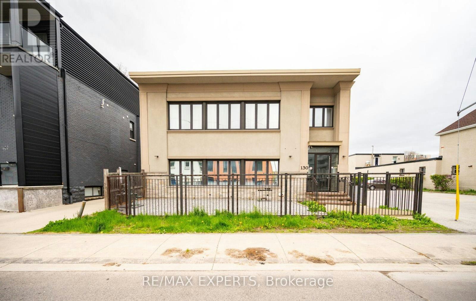 203-130 Wellington Street N, Hamilton, ON, L8R 1N3