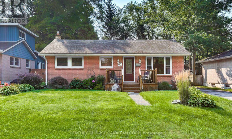 62 Thorncrest Crescent
