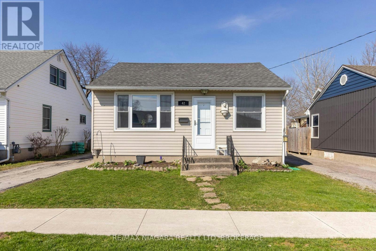 42 Douglas Street, Fort Erie, ON, L2A 3W5