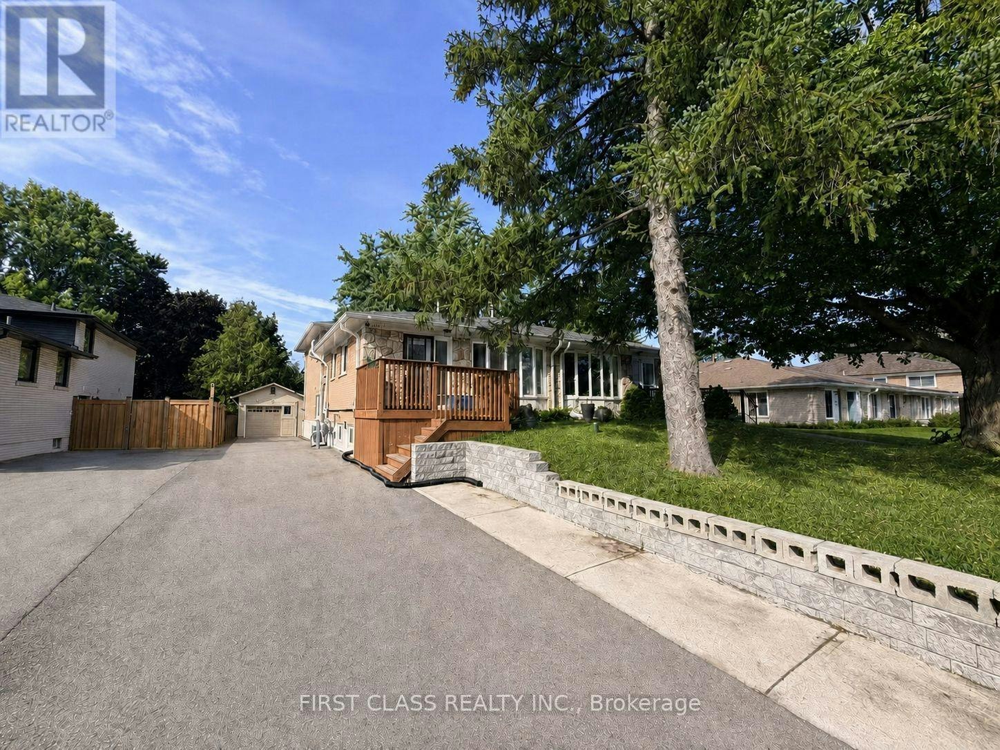 1323 Redbank Crescent, Oakville, ON, L6H 1Y4