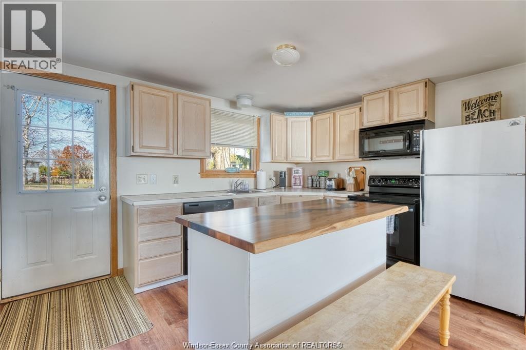 1049 Heritage, Kingsville, ON, N9Y 2E6 - 4