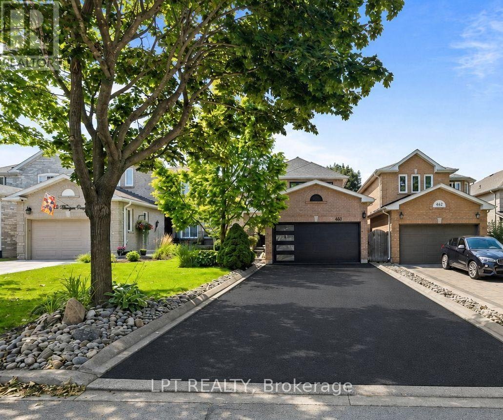 416 Flanagan Court, Newmarket, ON, L3X 2E9